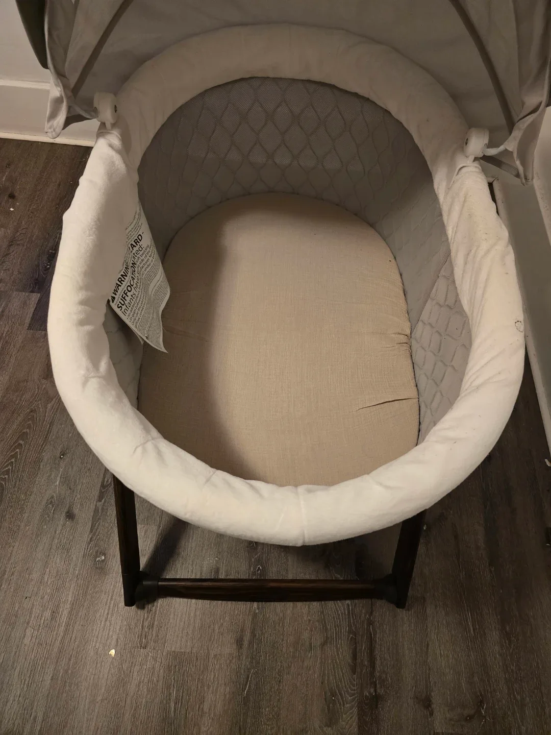 Ingenuity Foldaway Rocking Wood Bassinet image indicator(3)