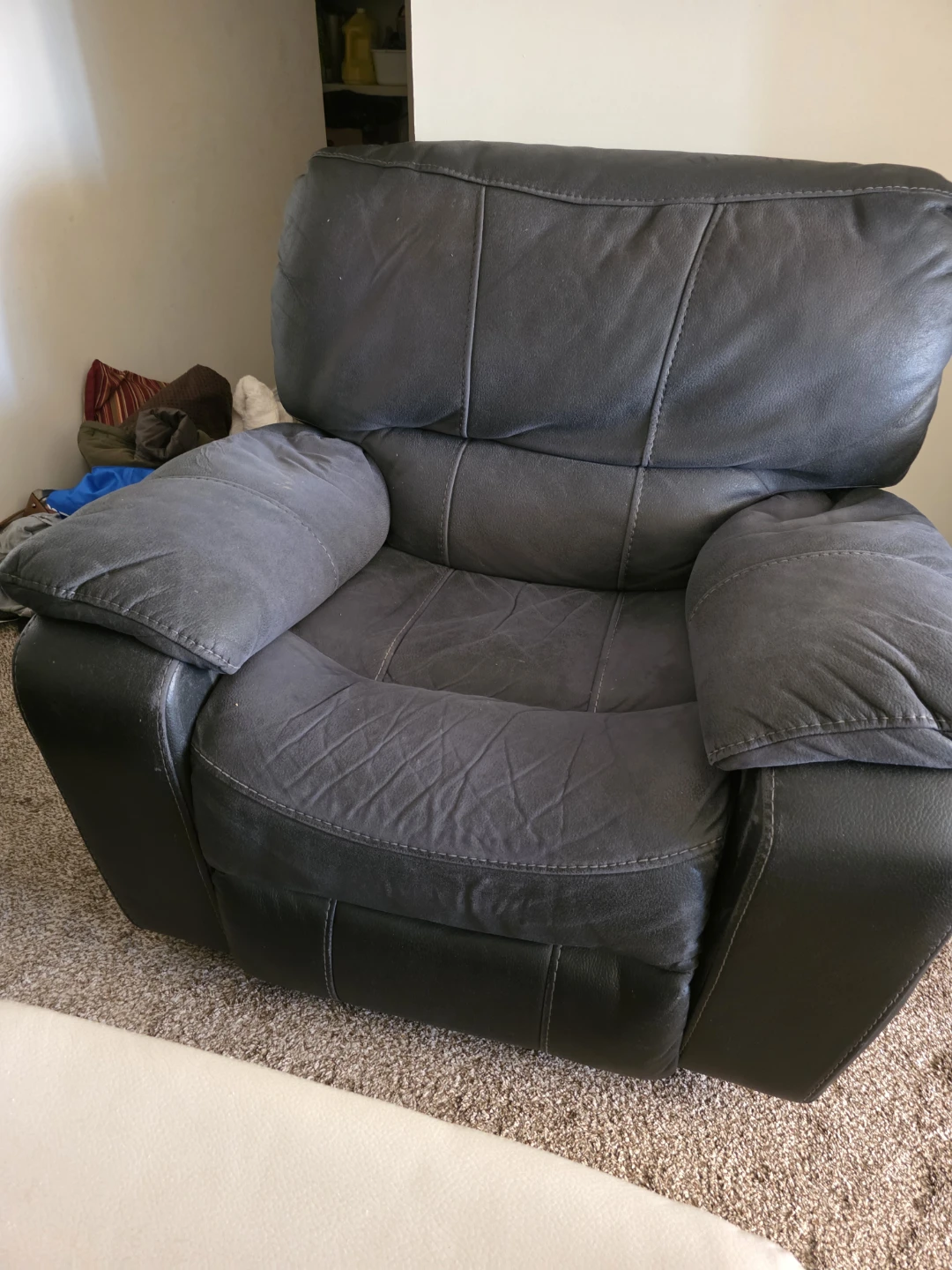 Black Leather Reclining Sofa