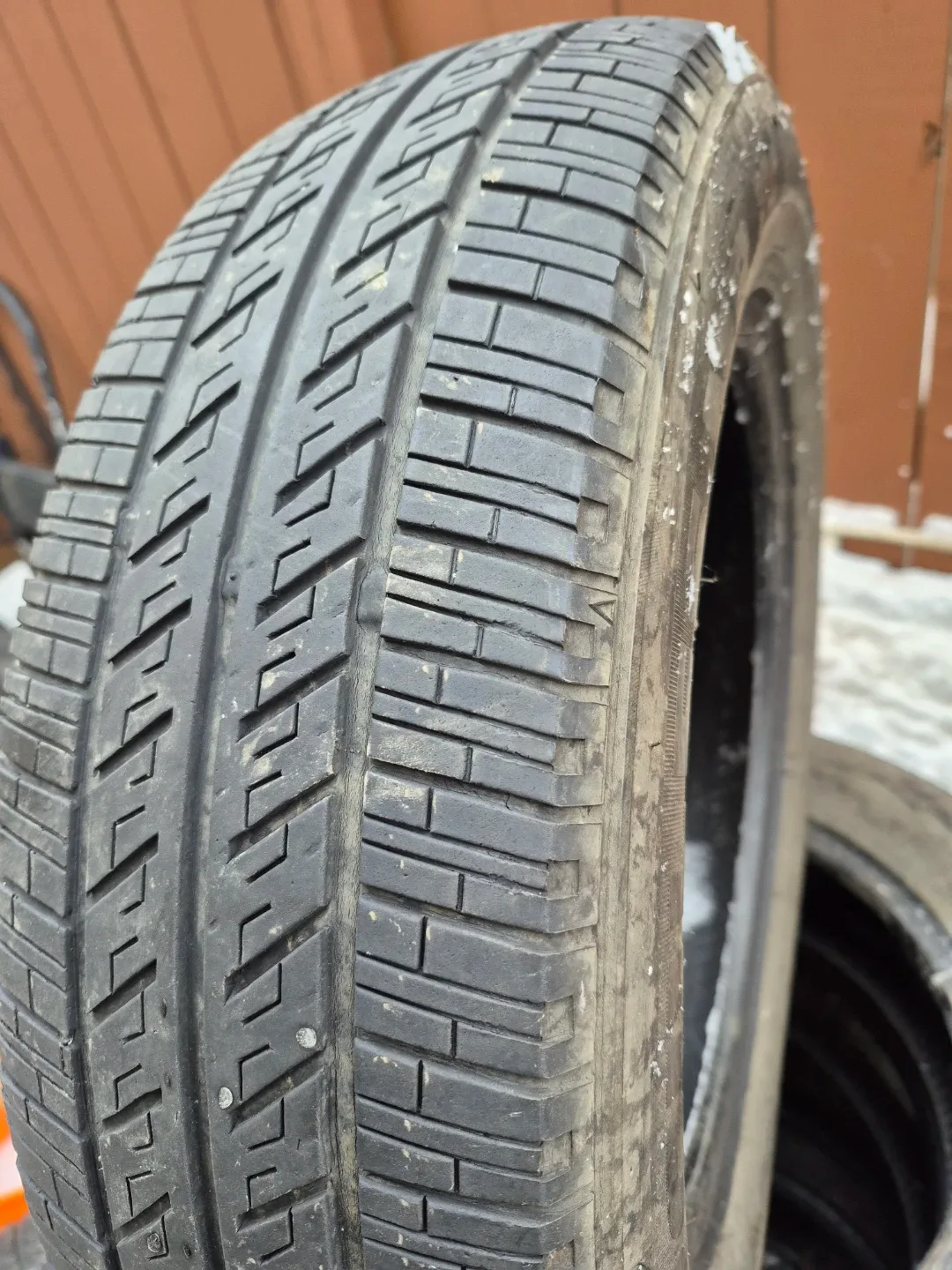 Touring Radial P185/65R15 two Tire image indicator(2)