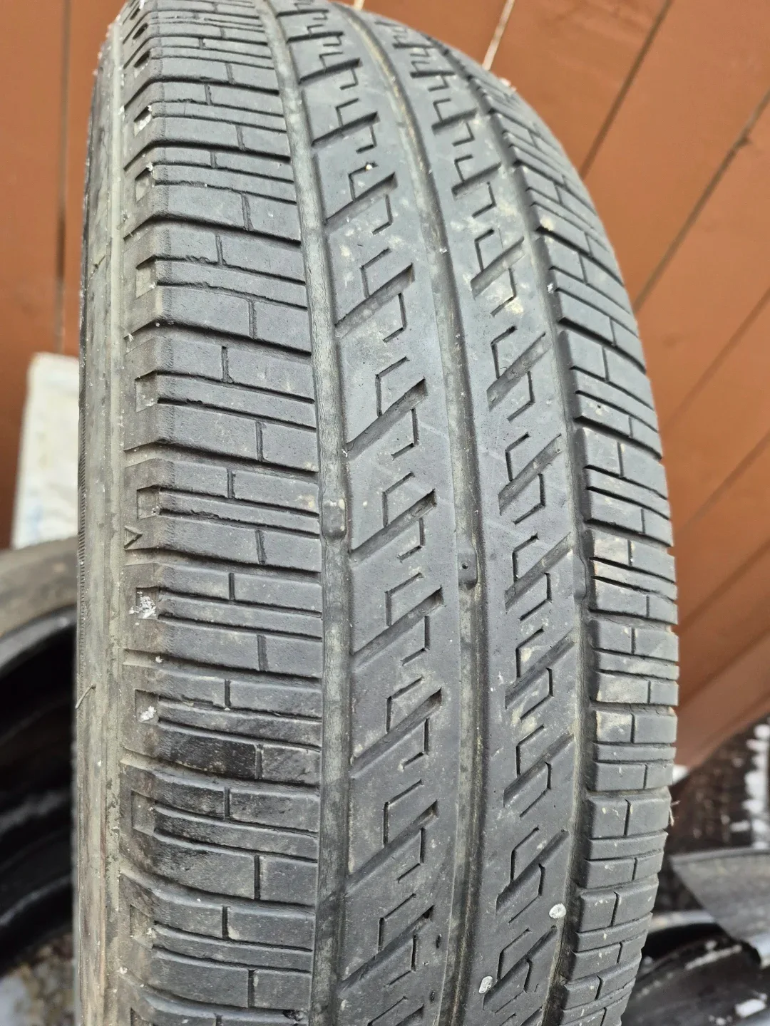 Touring Radial P185/65R15 two Tire image indicator(3)