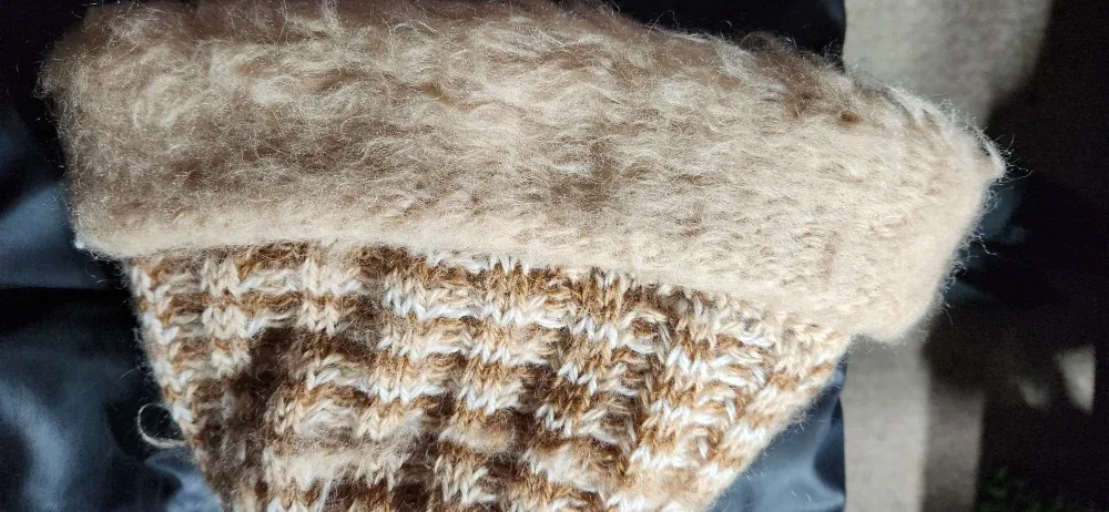 Hand-Knitted Beige/Brown  cleanout sustainability star ♻️