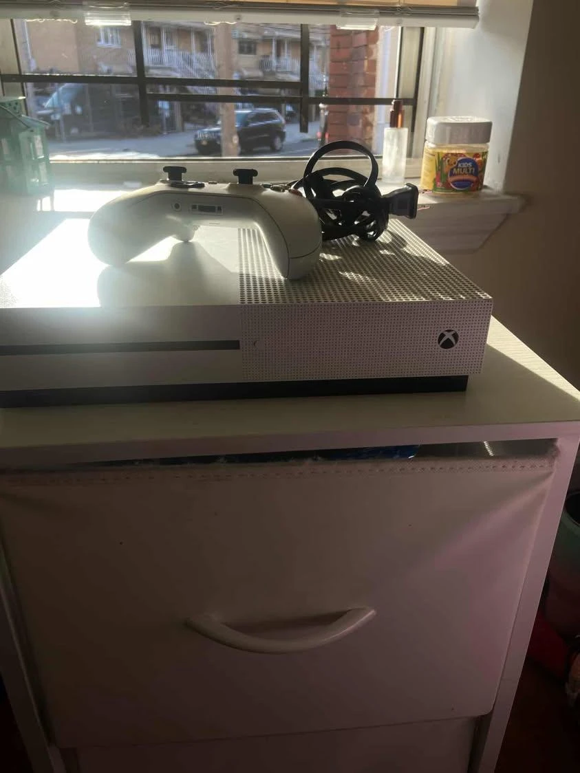 Xbox One S Console with Controller - photo 4