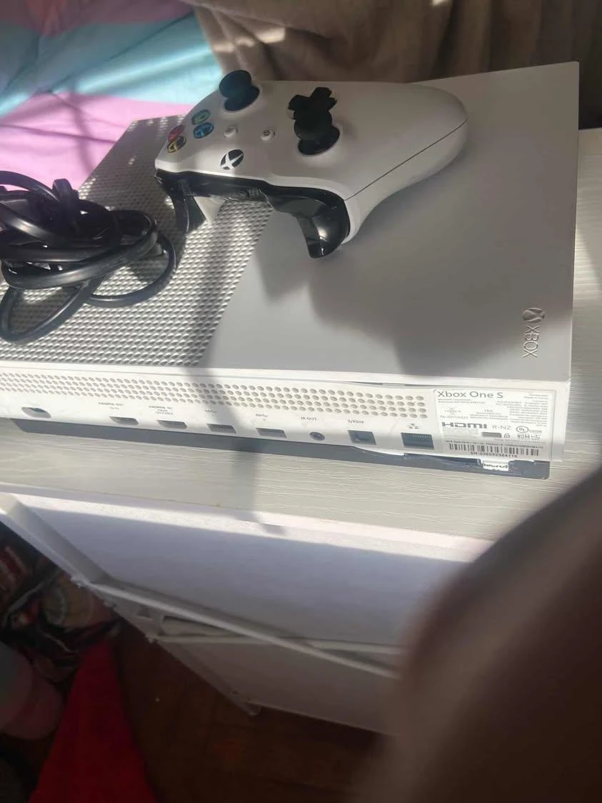 Xbox One S Console with Controller - photo 5