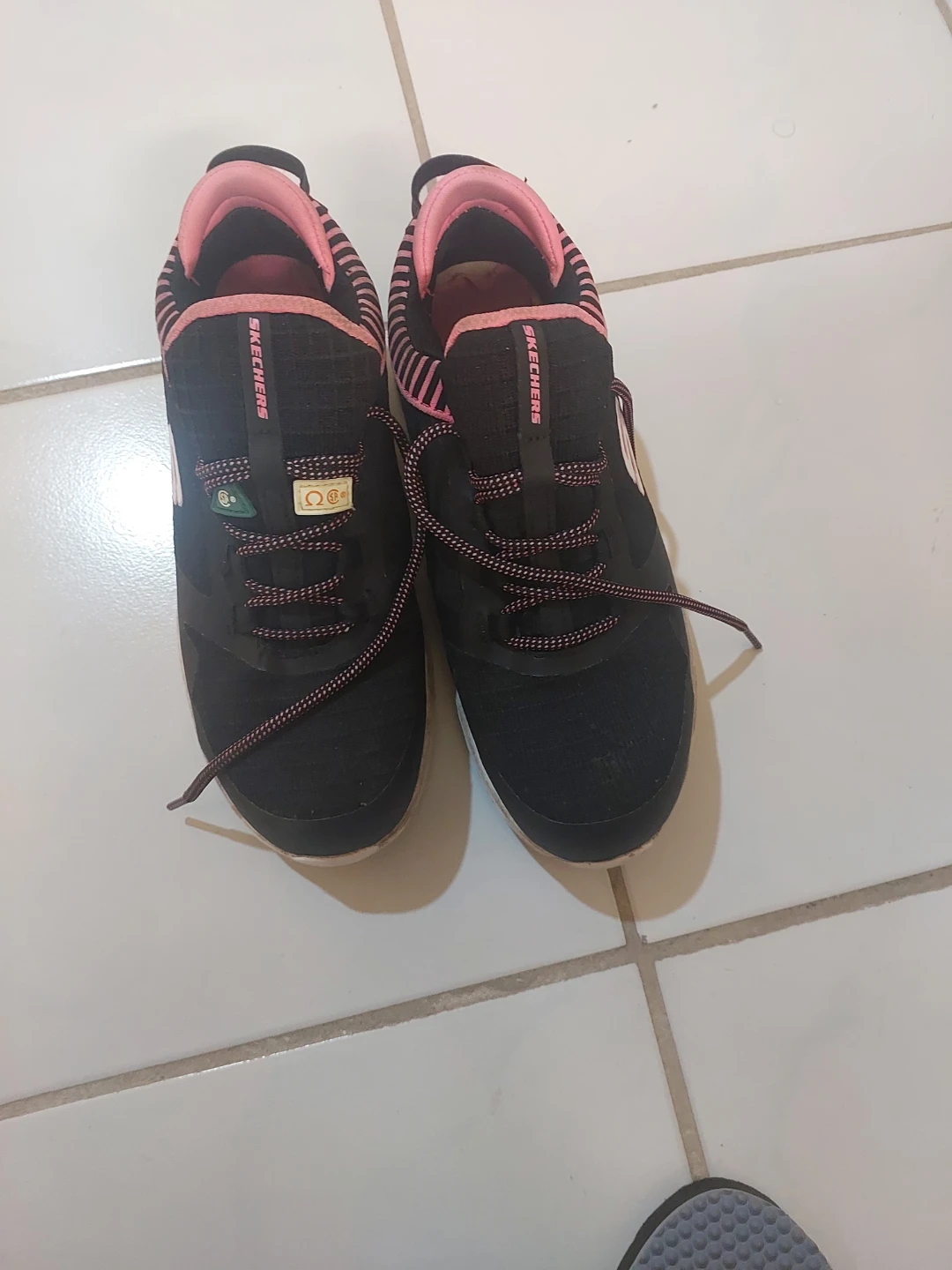 Skechers Women's safety shoes Athletic Shoes - Size 7 - photo 2