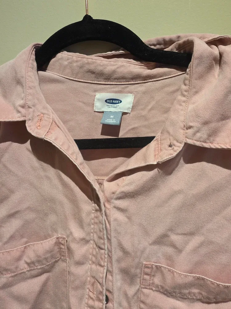 Old Navy Pink Button-Up Shirt - Size M image indicator(2)