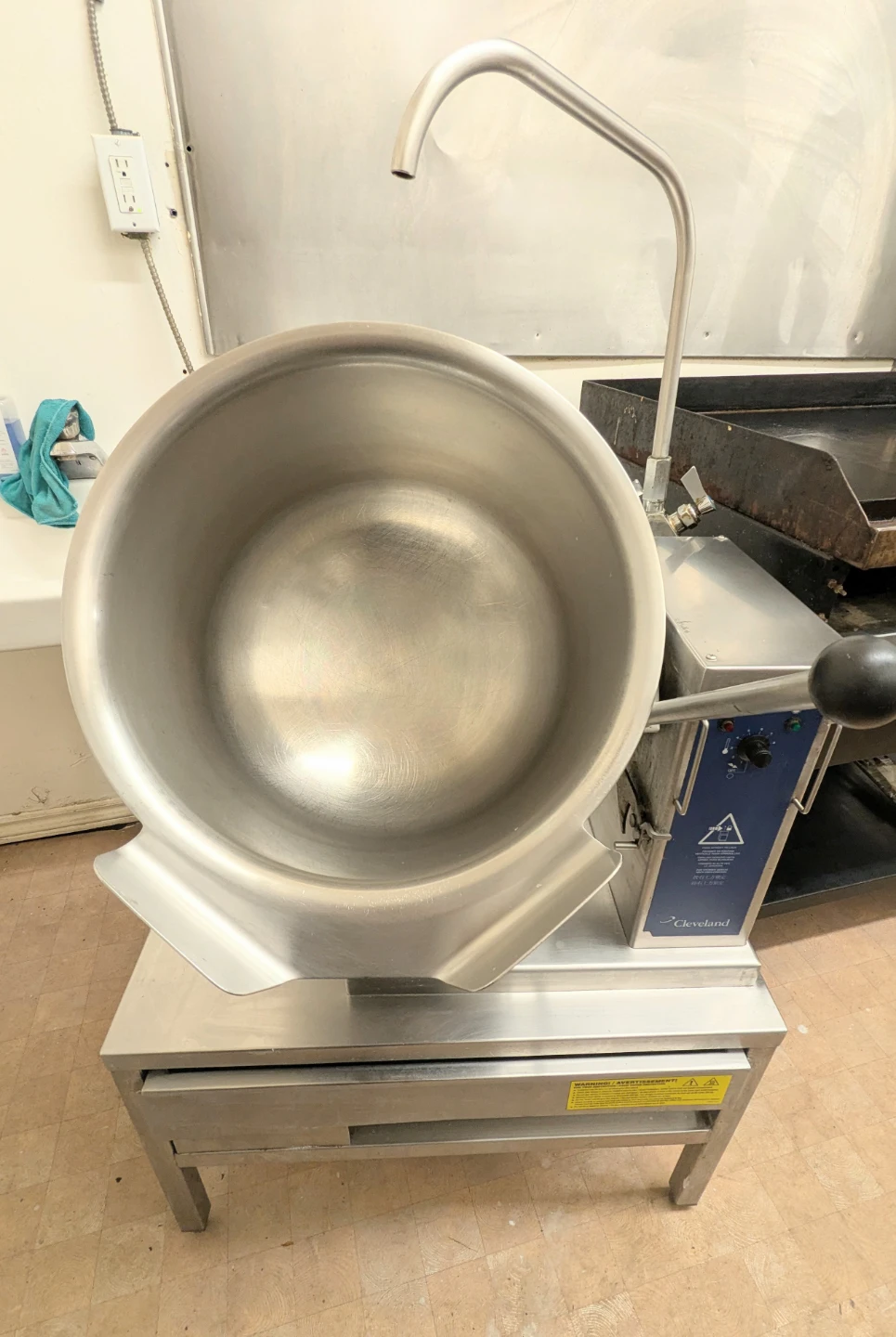 Reduced to sell! Commercial Steam Kettle - photo 3