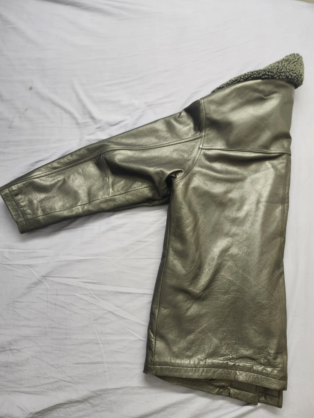 Danier Leather Jacket, Size 42 - photo 2