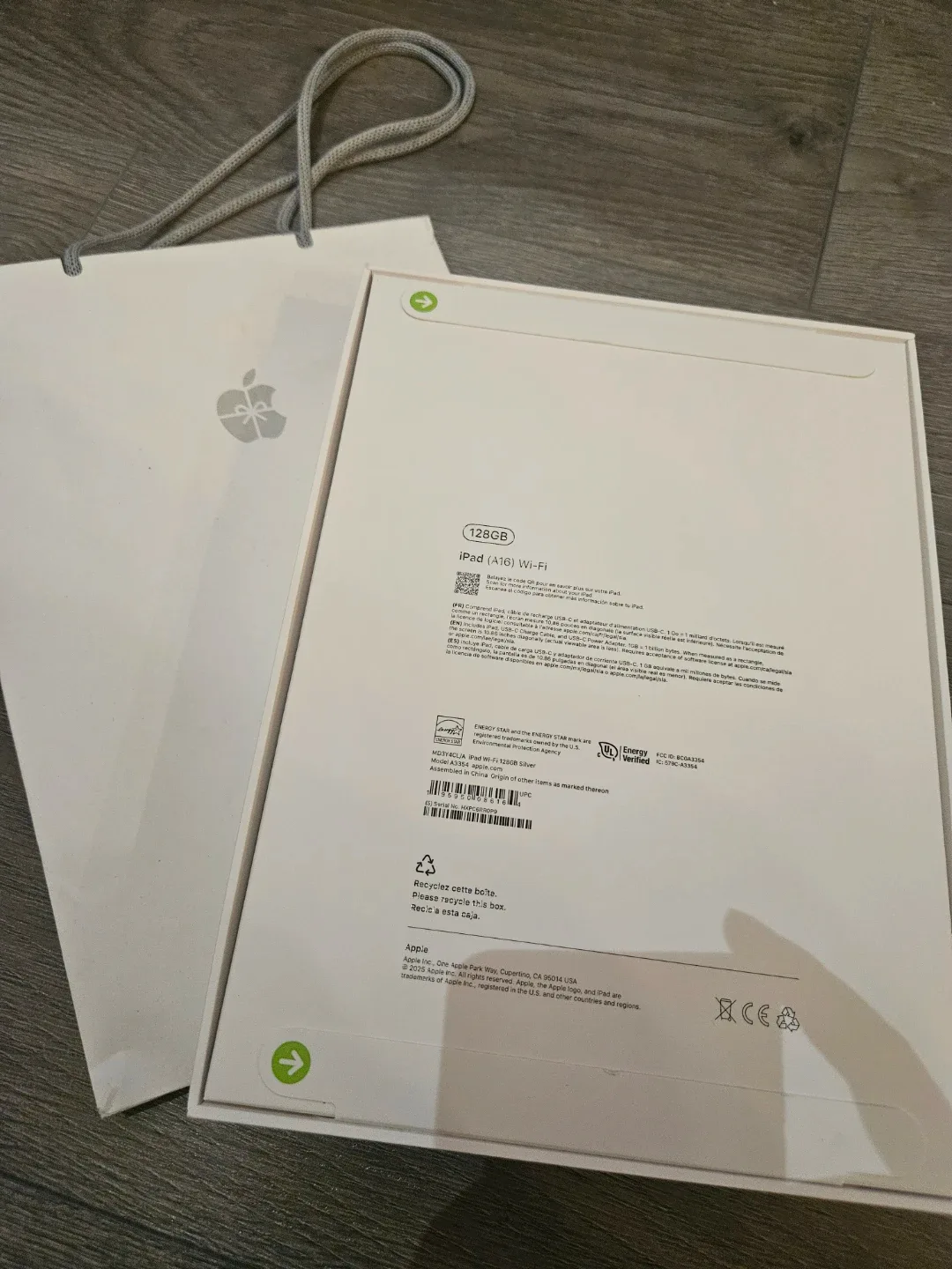 iPad (A16) Sealed Box + Gift Receipt image indicator(2)