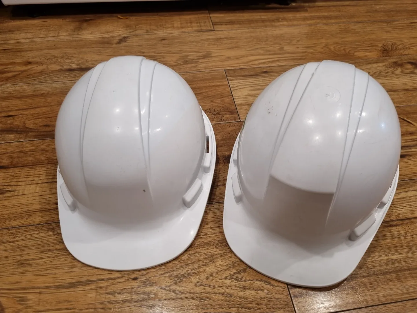 Two White Hard Hats image indicator(2)