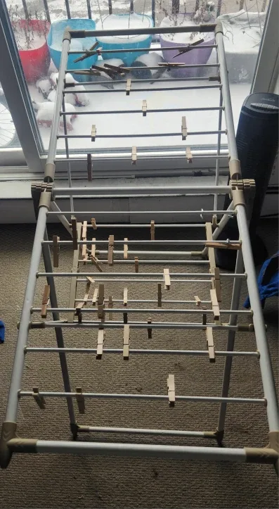 Clothes Drying Rack with Clothespins image indicator(3)
