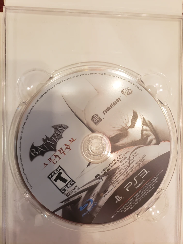 Batman Arkham City Collectible Art Book & PS3 Game - photo 3