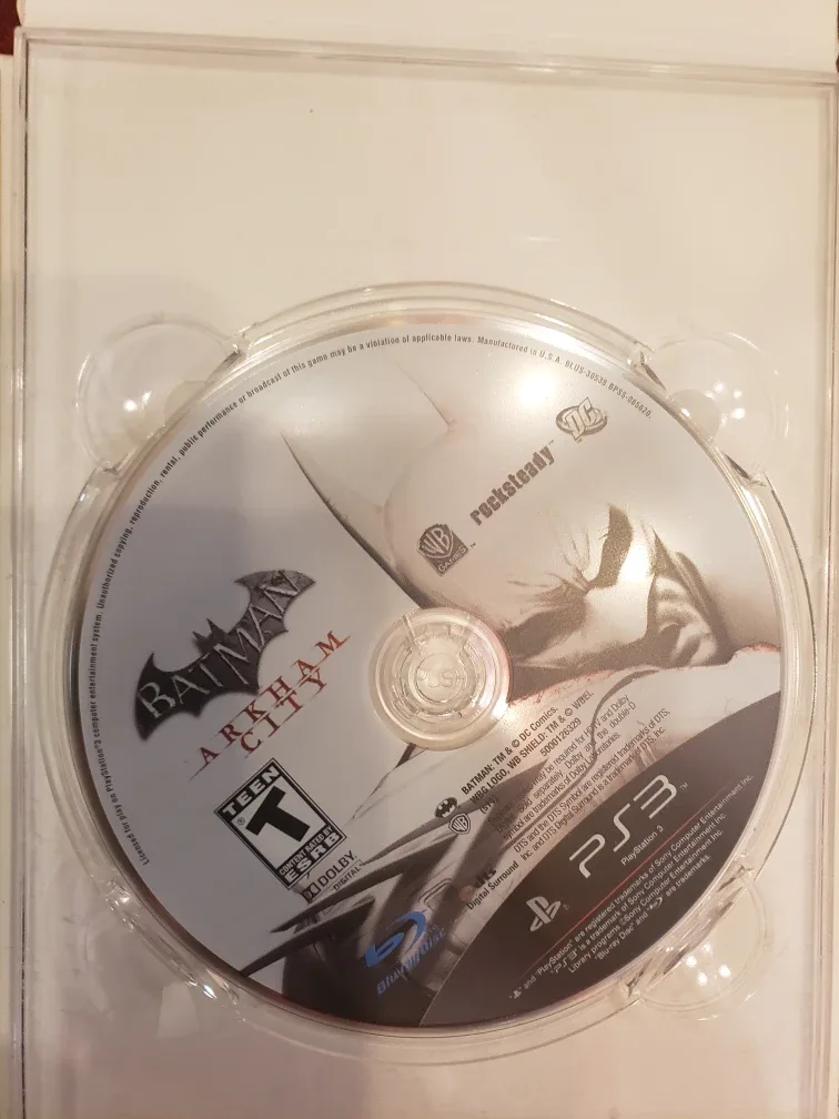 Batman Arkham City Collectible Art Book & PS3 Game image indicator(3)