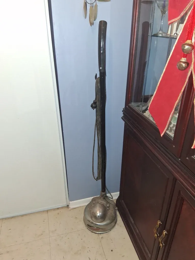 Vintage Floor Polisher In Working Condition