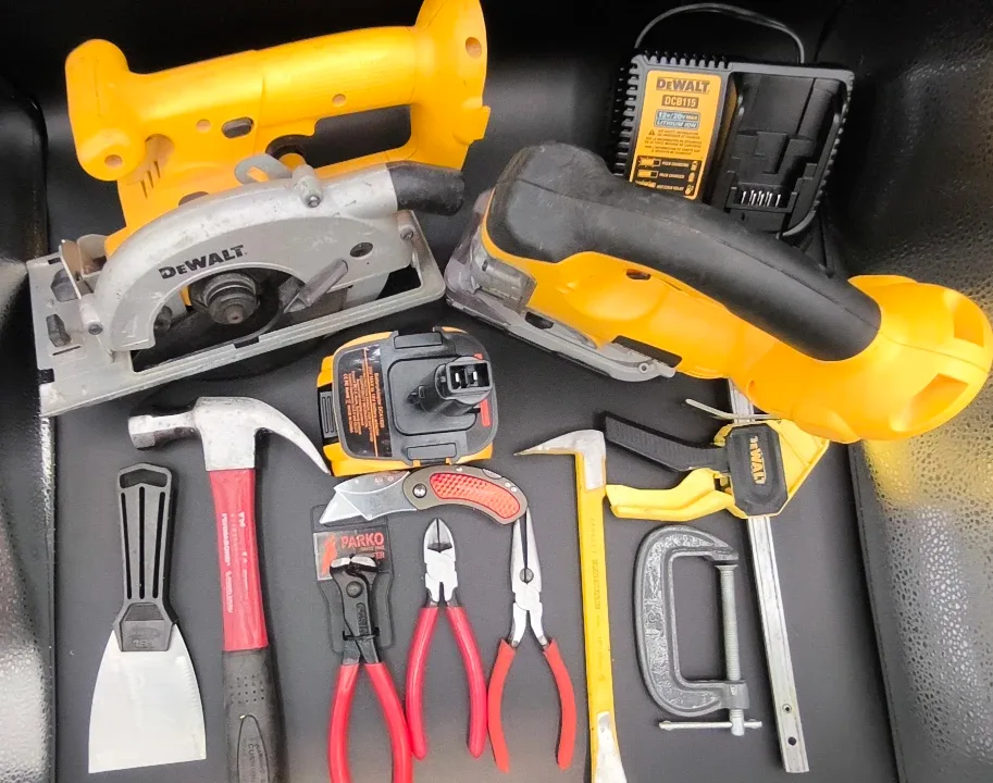 SafeSense Construction & Carpentry Master Kit – DeWalt Edition image indicator(2)