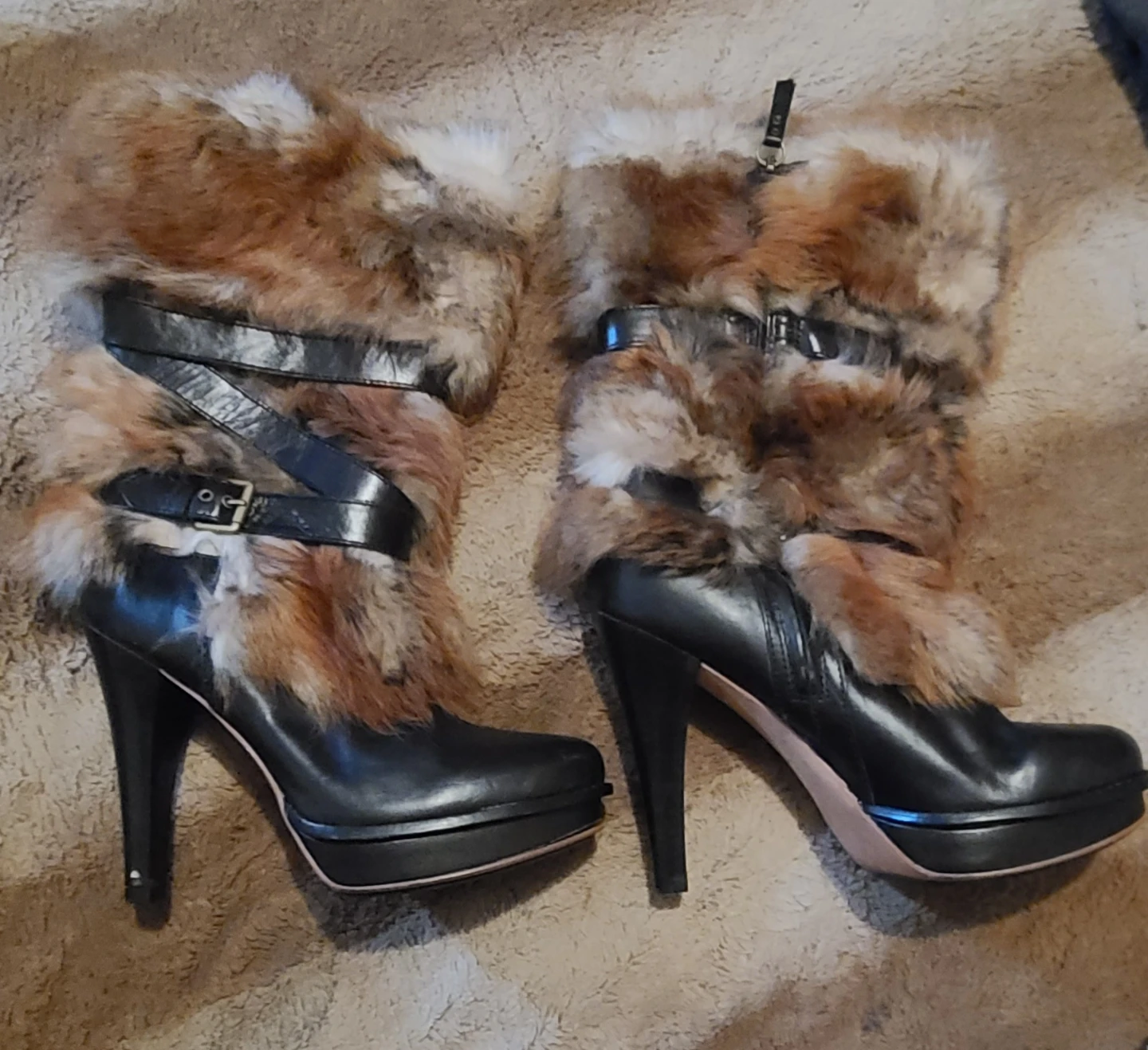 UGG Black Leather & Fur Heeled Boots #Cleanout - photo 2