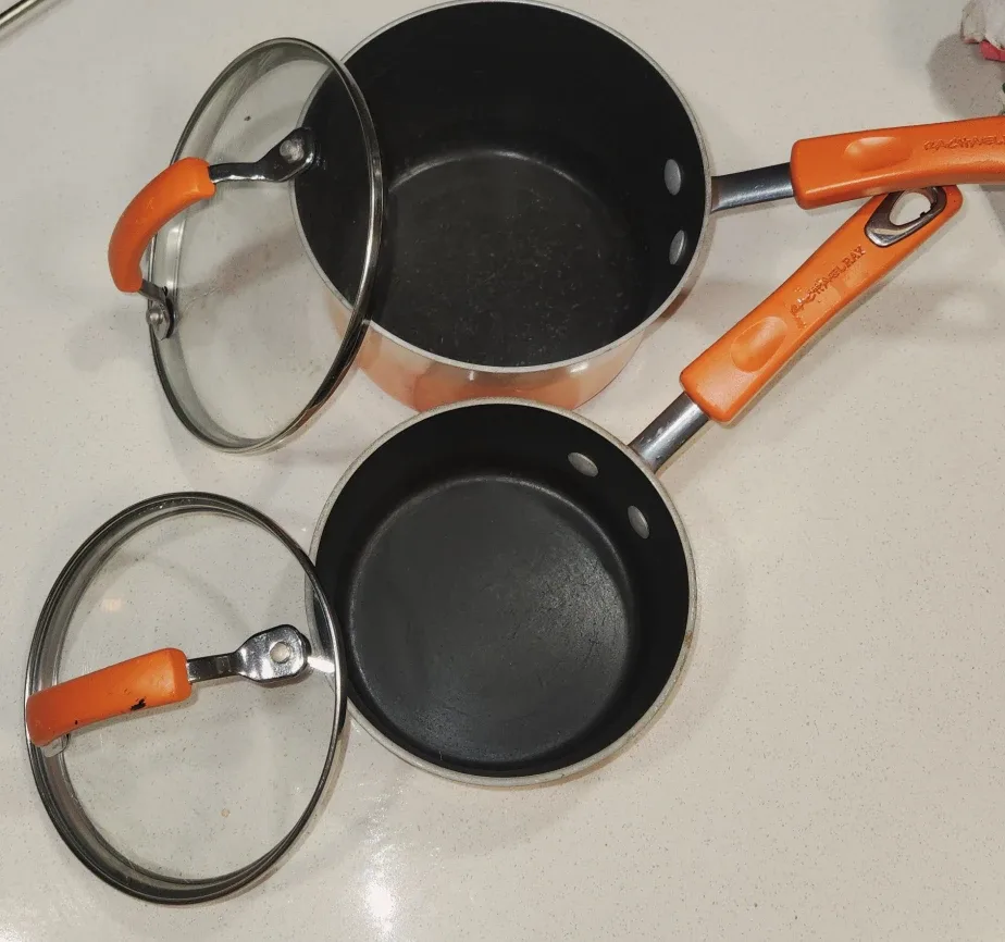 Free Non stick Pots READ DESCRIPTION #cleanout