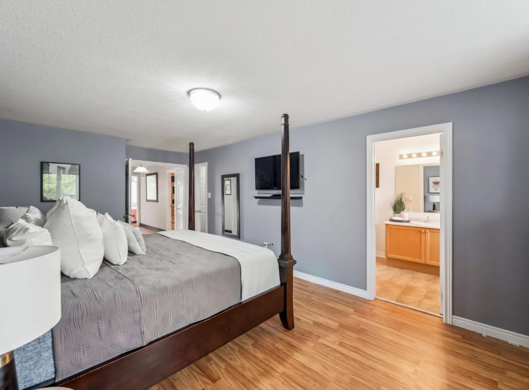 Bedroom Set - Bed Frame - photo 4