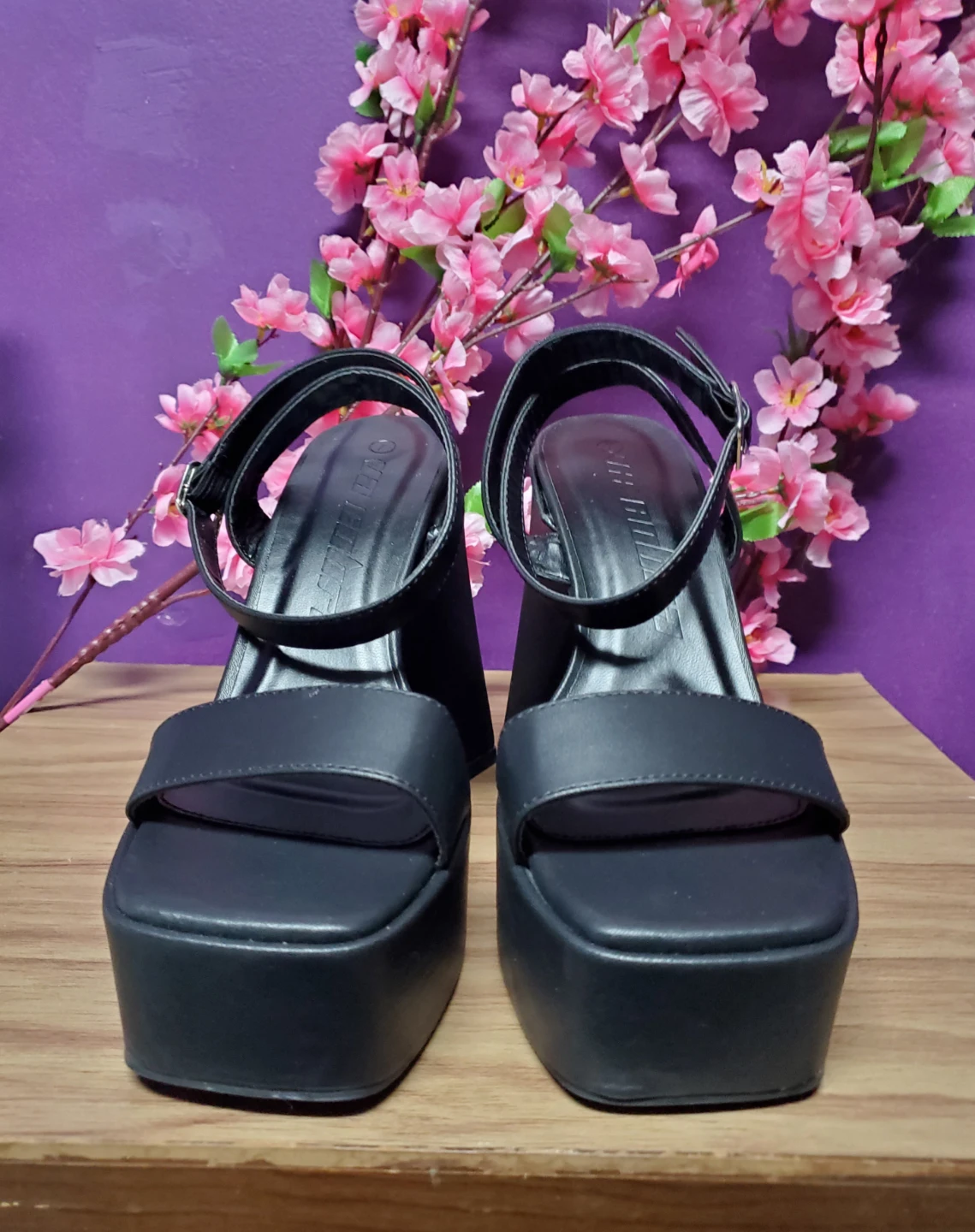 Black chunky platform heel sandals - size 7 - photo 2