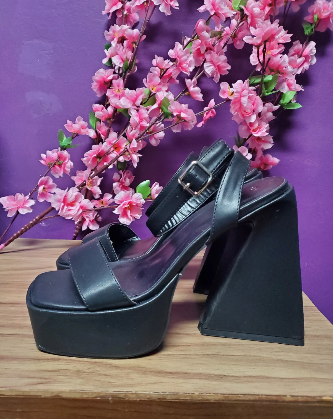 Black chunky platform heel sandals - size 7 - photo 3