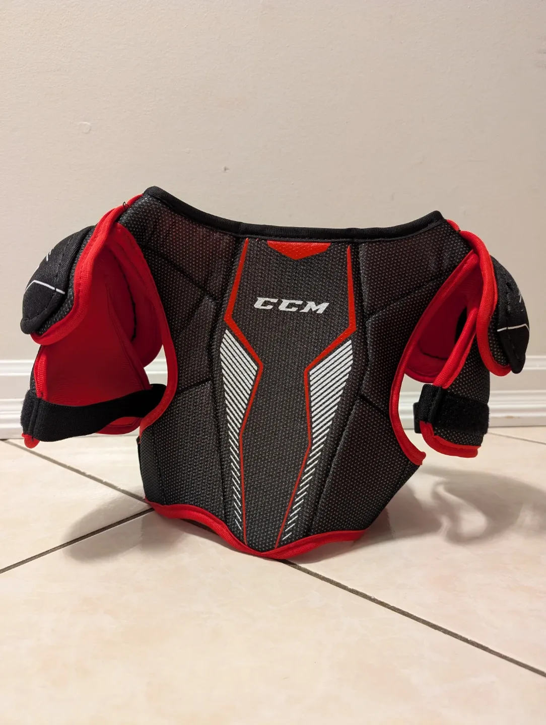 CCM JetSpeed FT350 Youth Large Shoulder Pads image indicator(2)