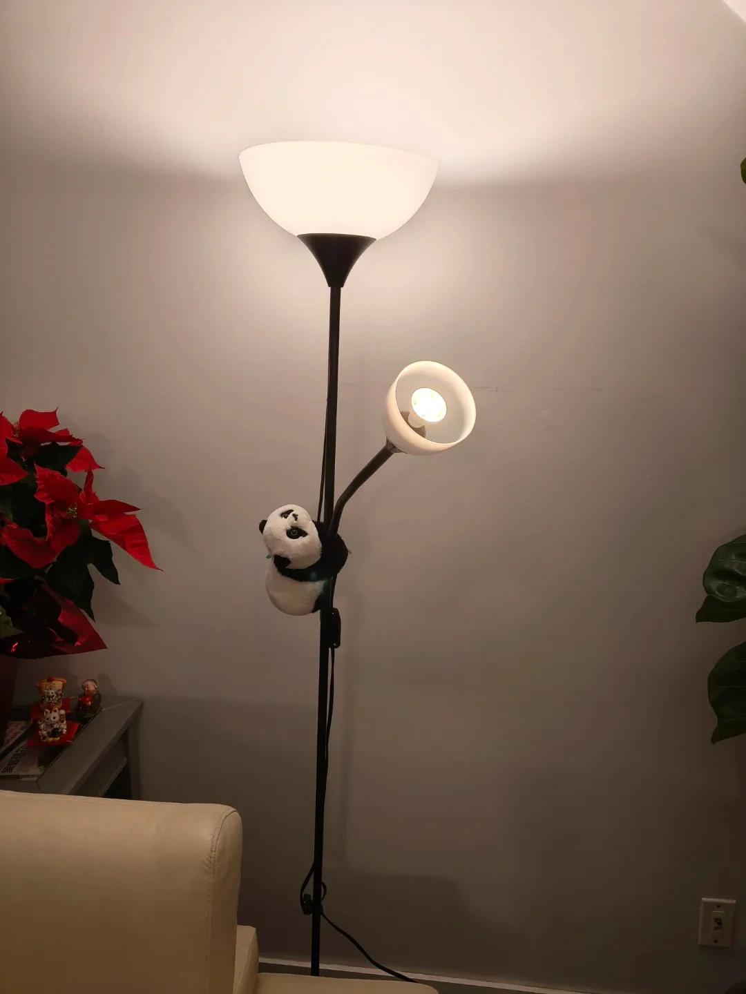 Floor Lamp with Adjustable Light