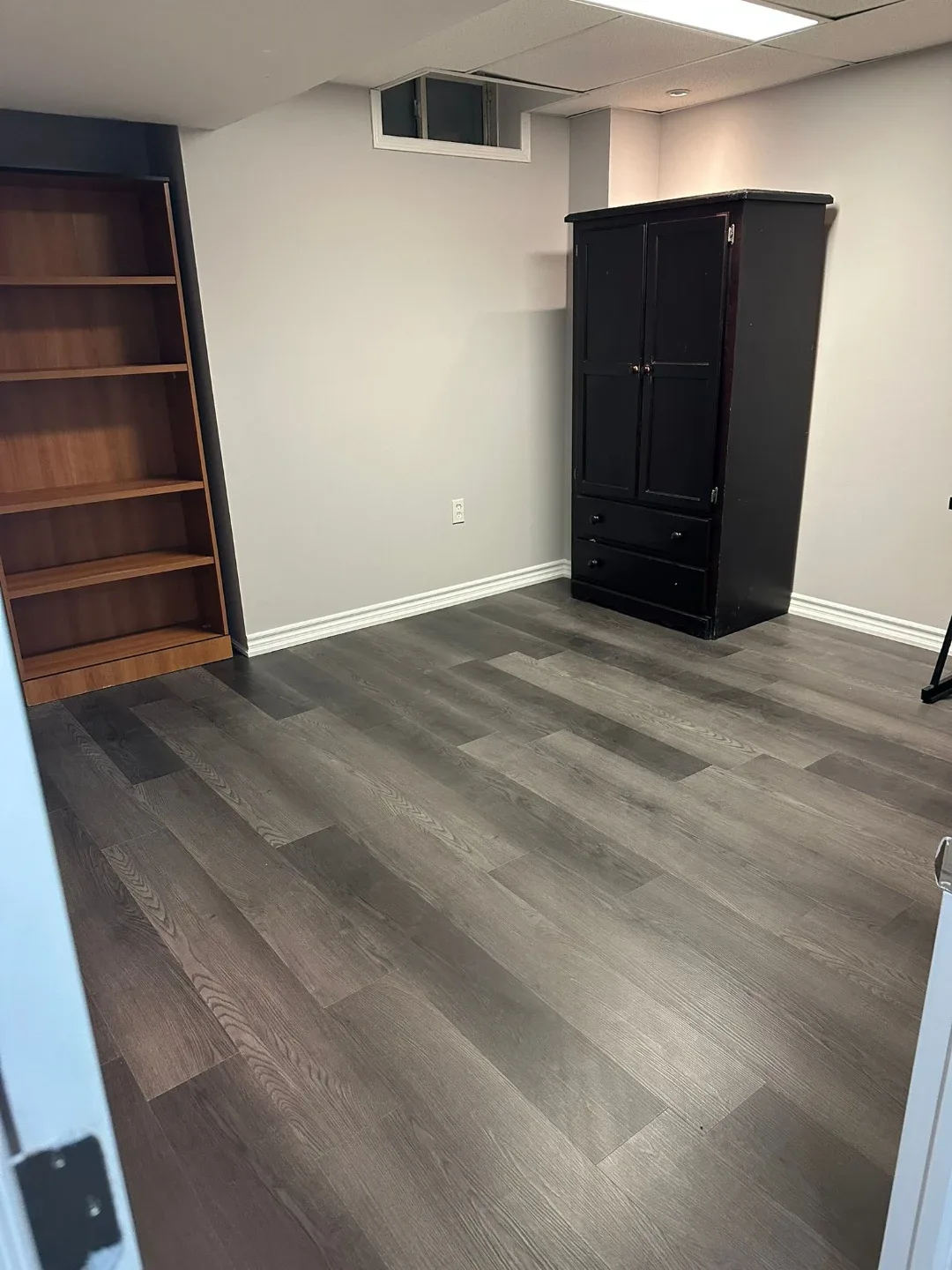 Spacious 2 bedroom basement apartment image indicator(5)