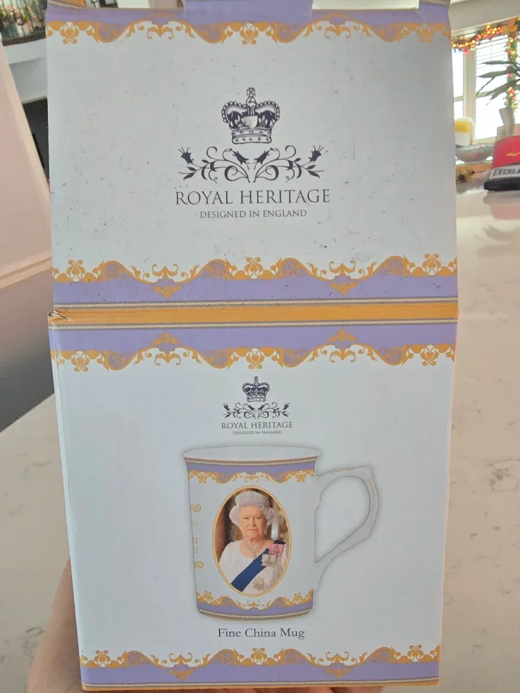 Royal Heritage Queen Elizabeth II Fine China Mug image indicator(4)