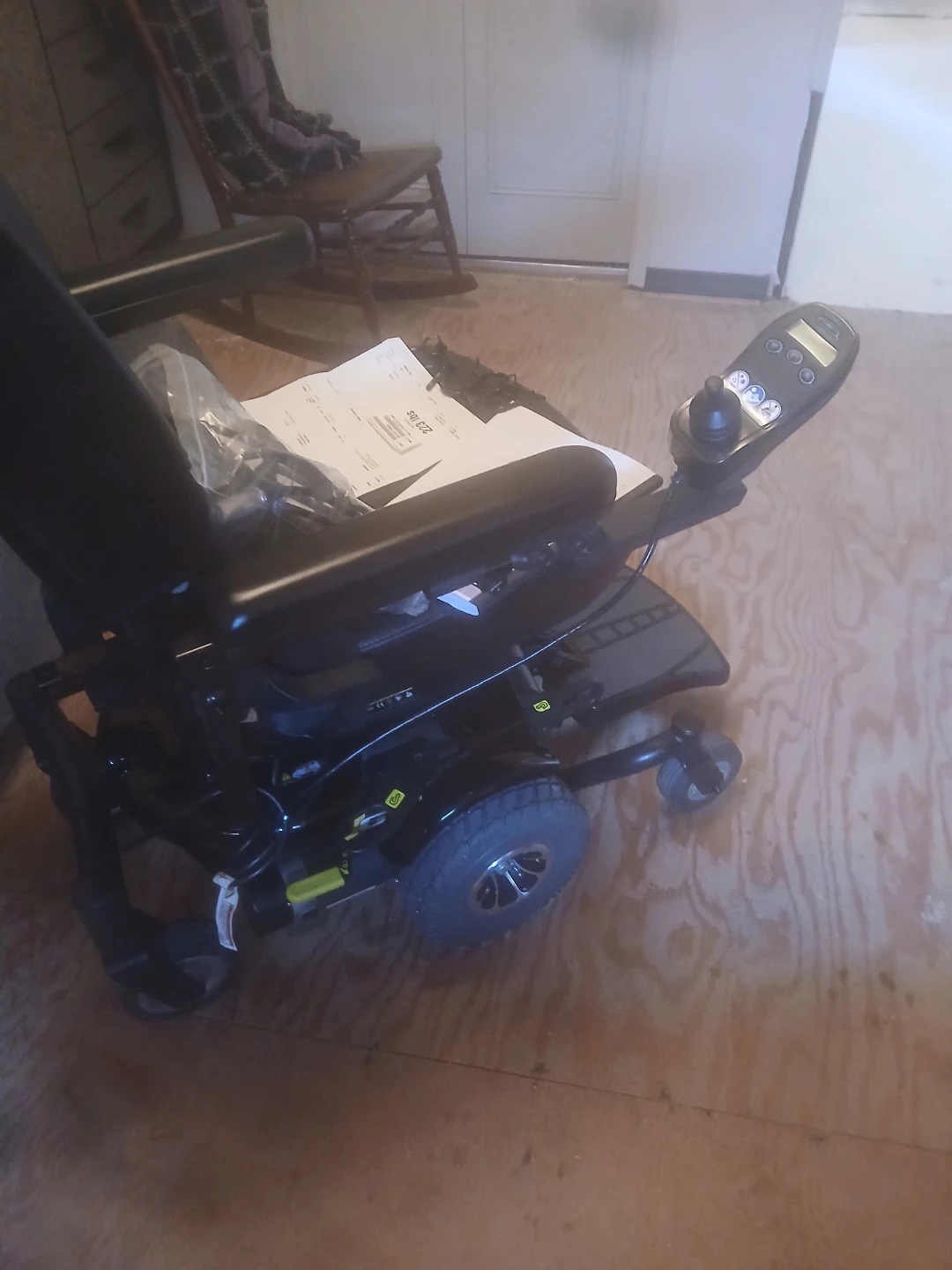 J6 platinum top of the line electric mobile chair - photo 2