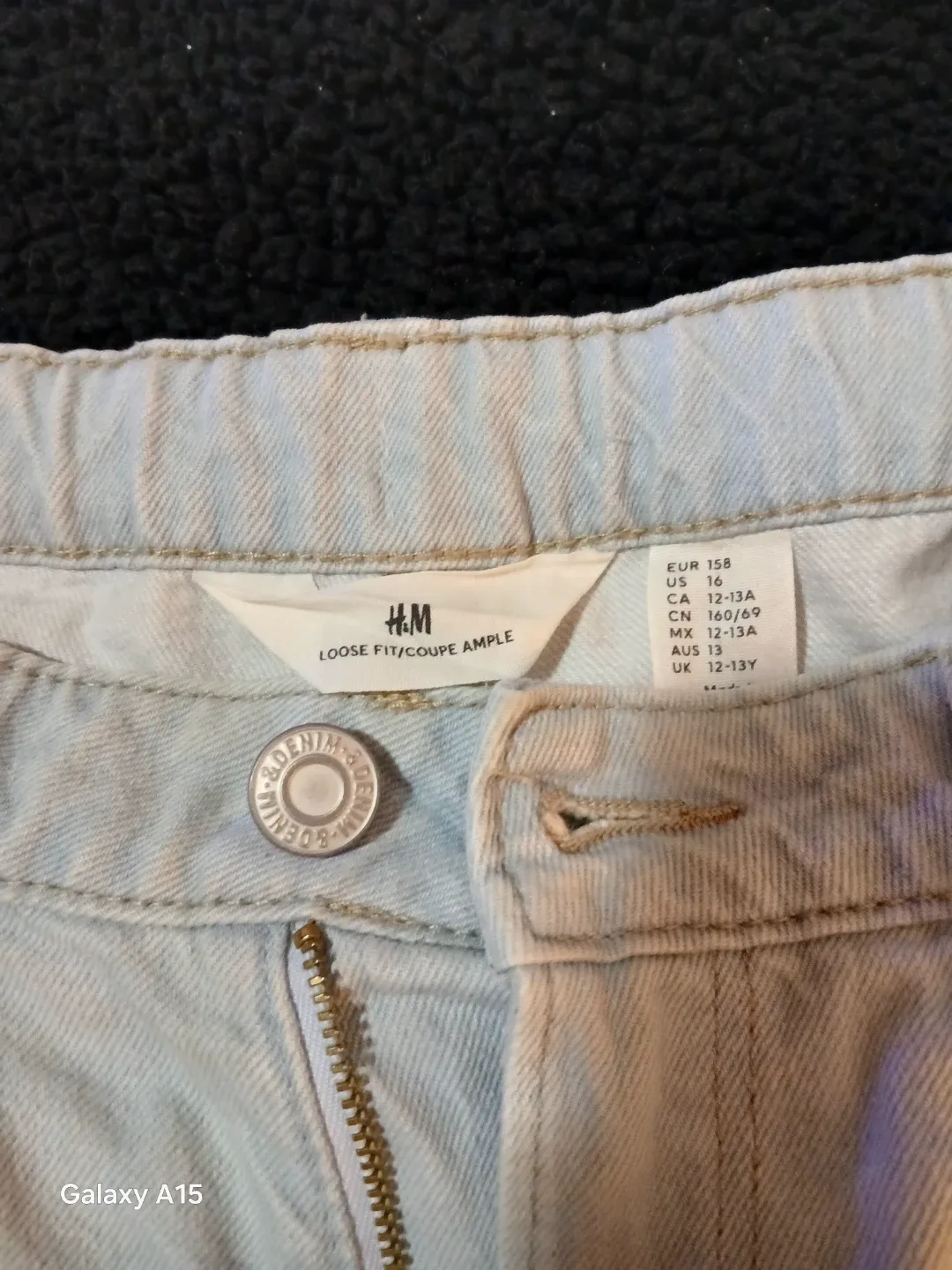 H&M Loose Fit Denim Shorts - Size 12-13Y image indicator(3)