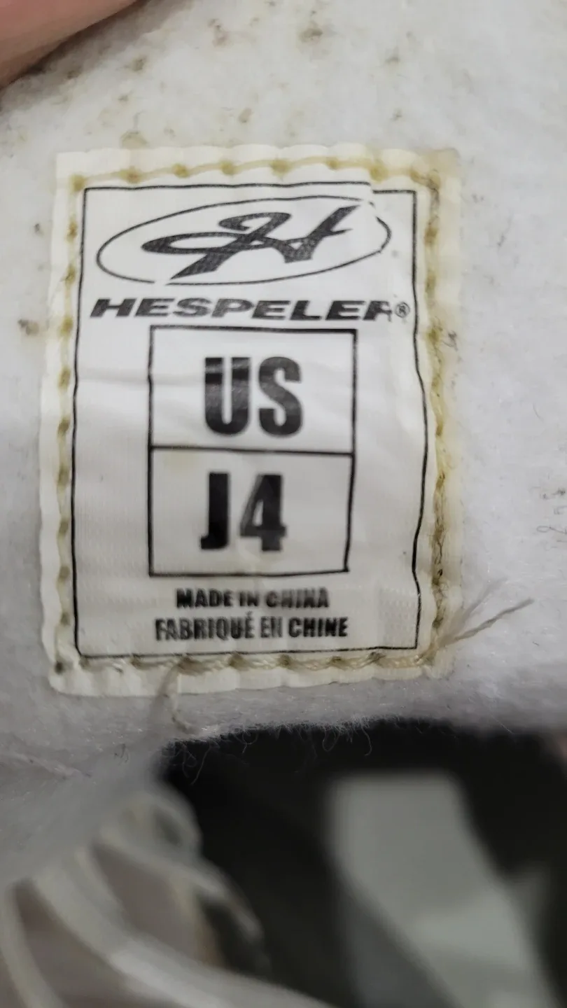 Hespeler Figure Skates - US J4 image indicator(3)