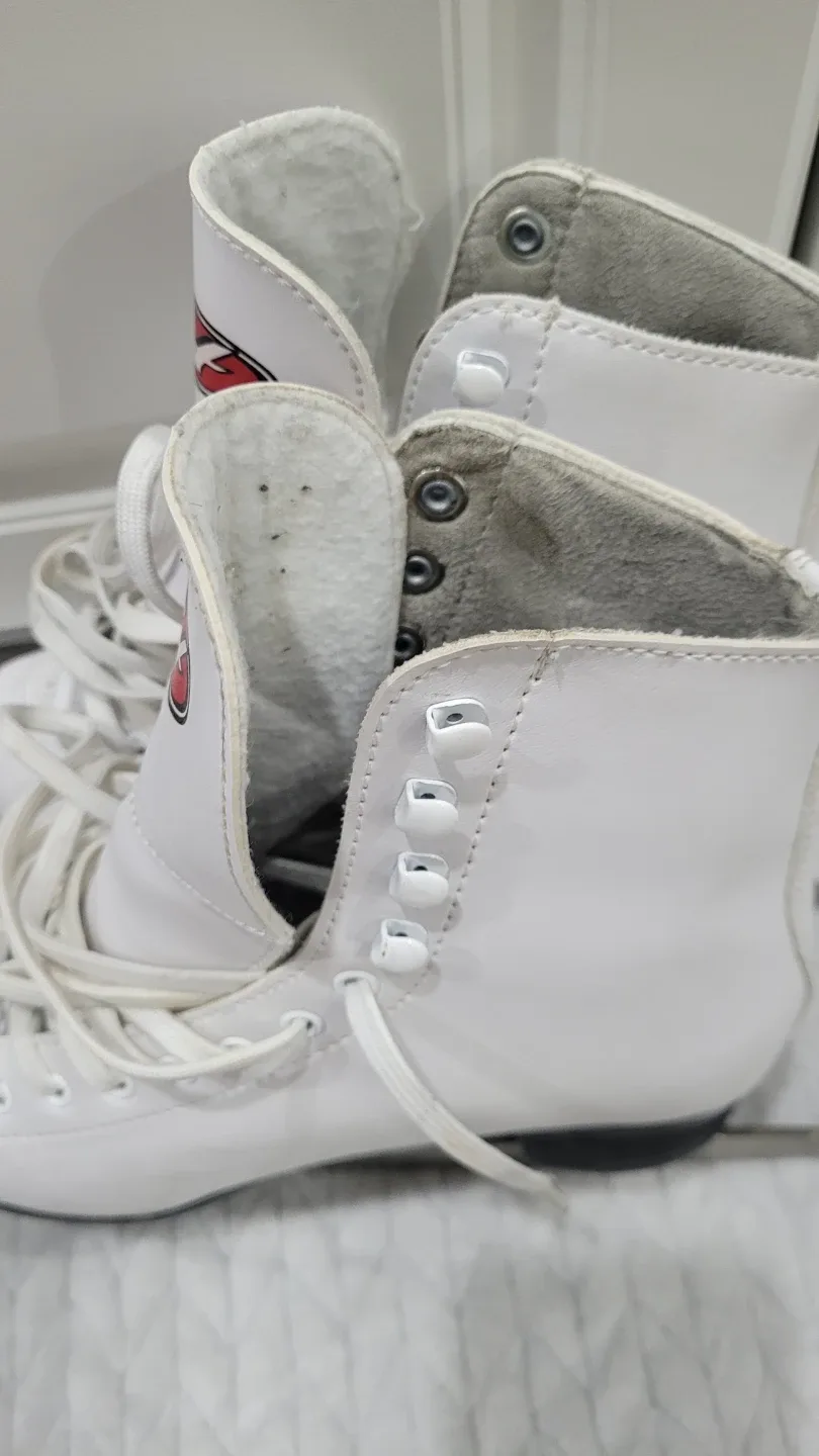 Hespeler Figure Skates - US J4 image indicator(5)