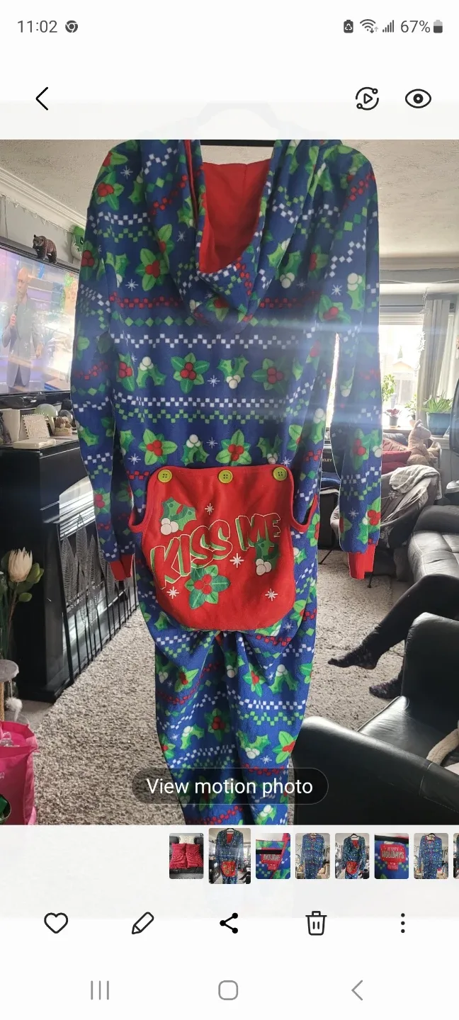 Holiday Onesie - Size M/M image indicator(10)