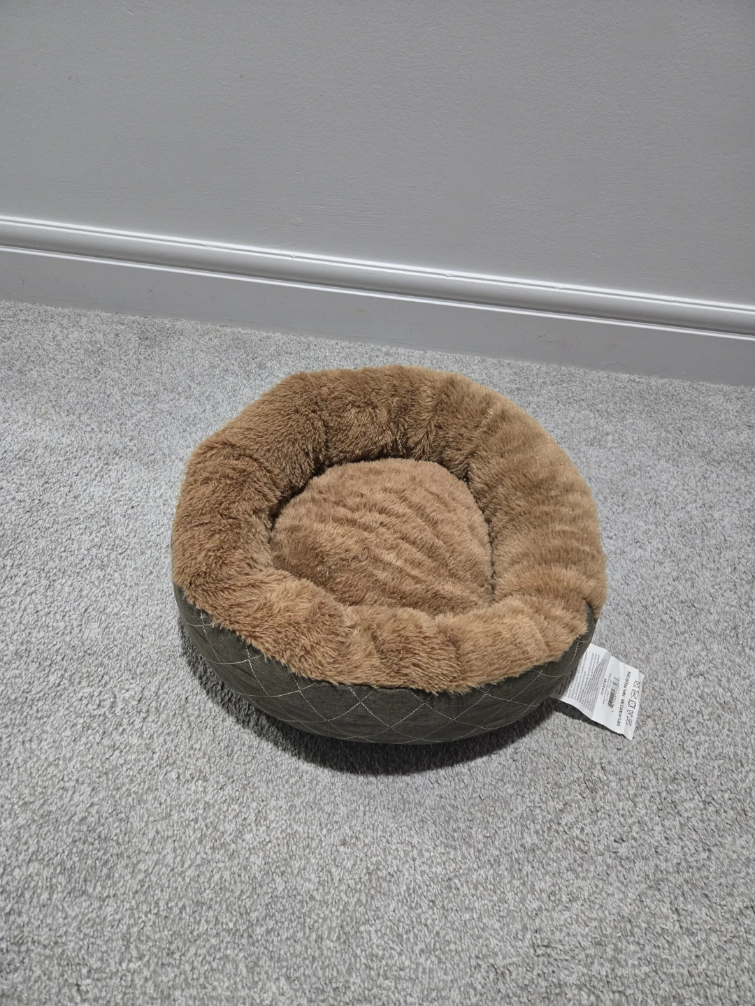 House and bed for cat or dog for sale - photo 5
