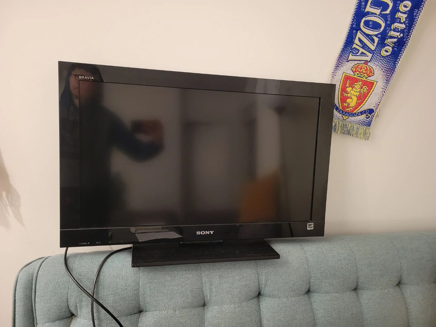 Sony Bravia KDL-32BX300 32". FREE