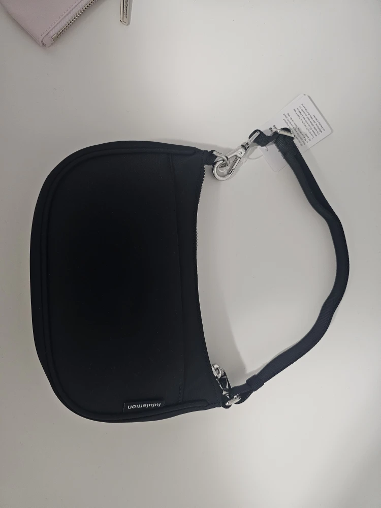 Lululemon City Essentials Mini Shoulder Bag 1L - Black - photo 3