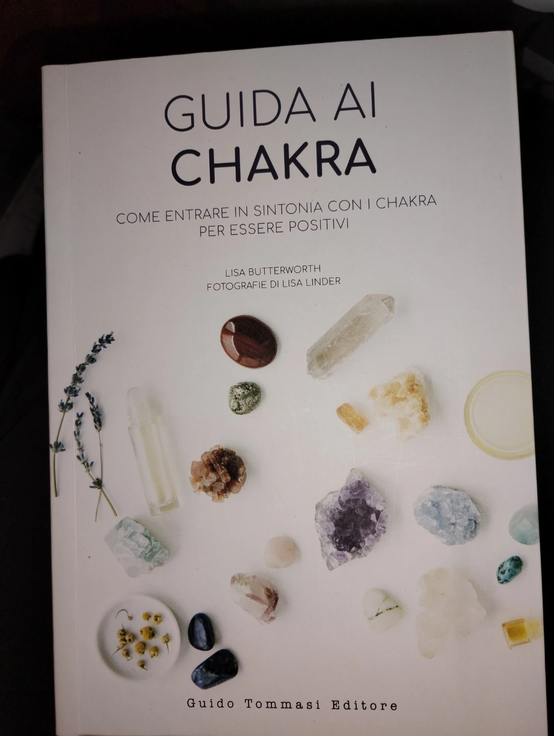Guida Ai Chakra Book by Lisa Butterworth
