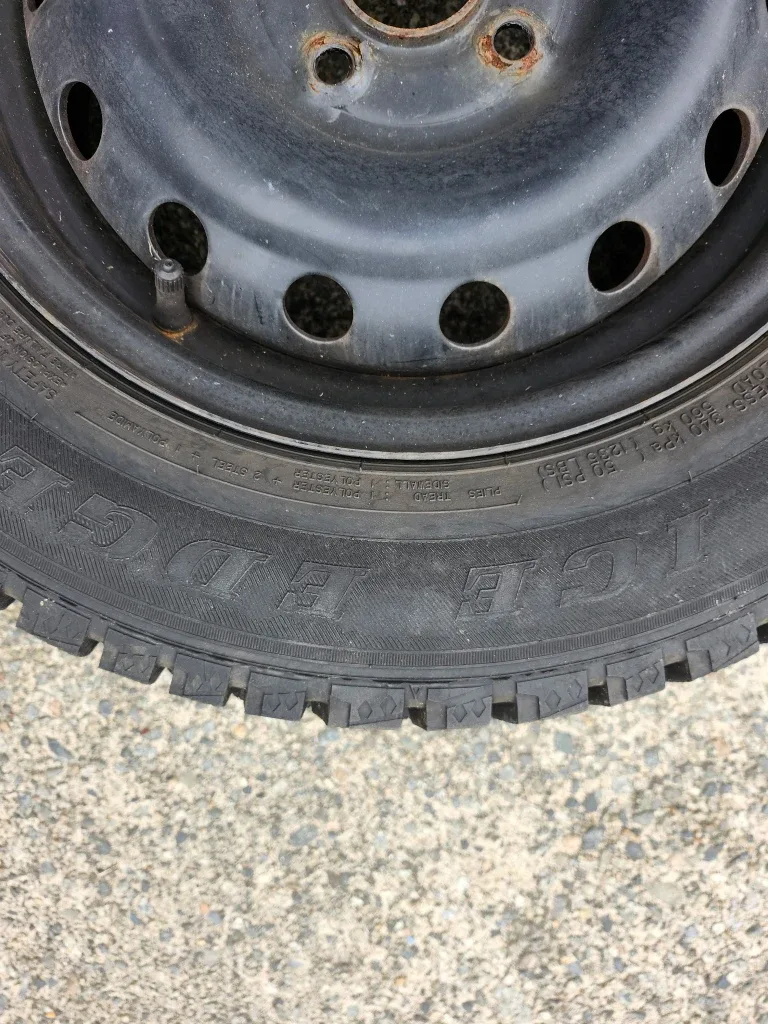 Sumitomo Ice Edge Tire 175/70R14 image indicator(5)