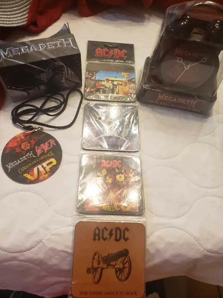Megadeth Twin Bell Alarm Clock & AC/DC Coasters image indicator(4)