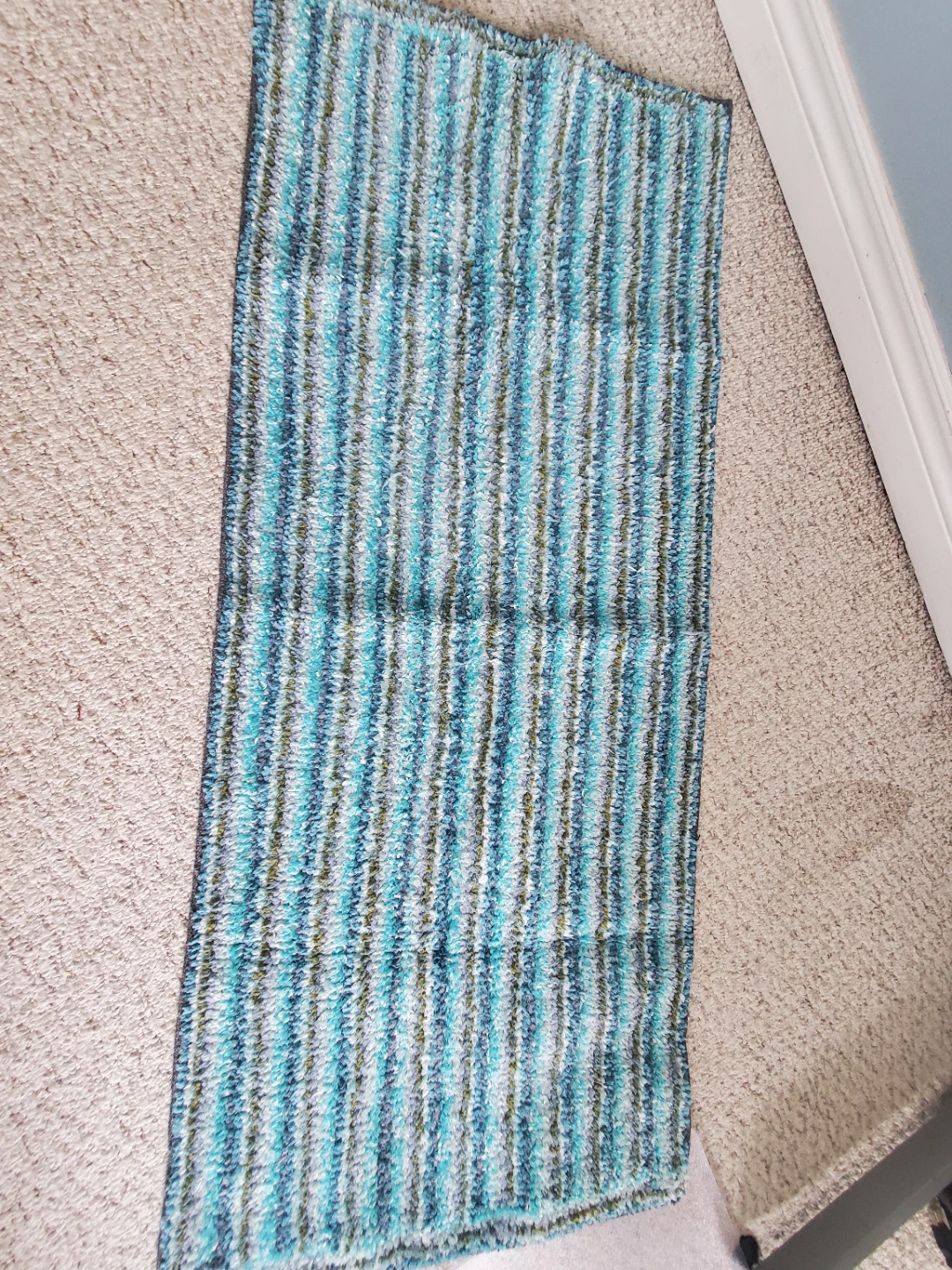 Striped Rug 4.3 length and 1.10 breadth New.