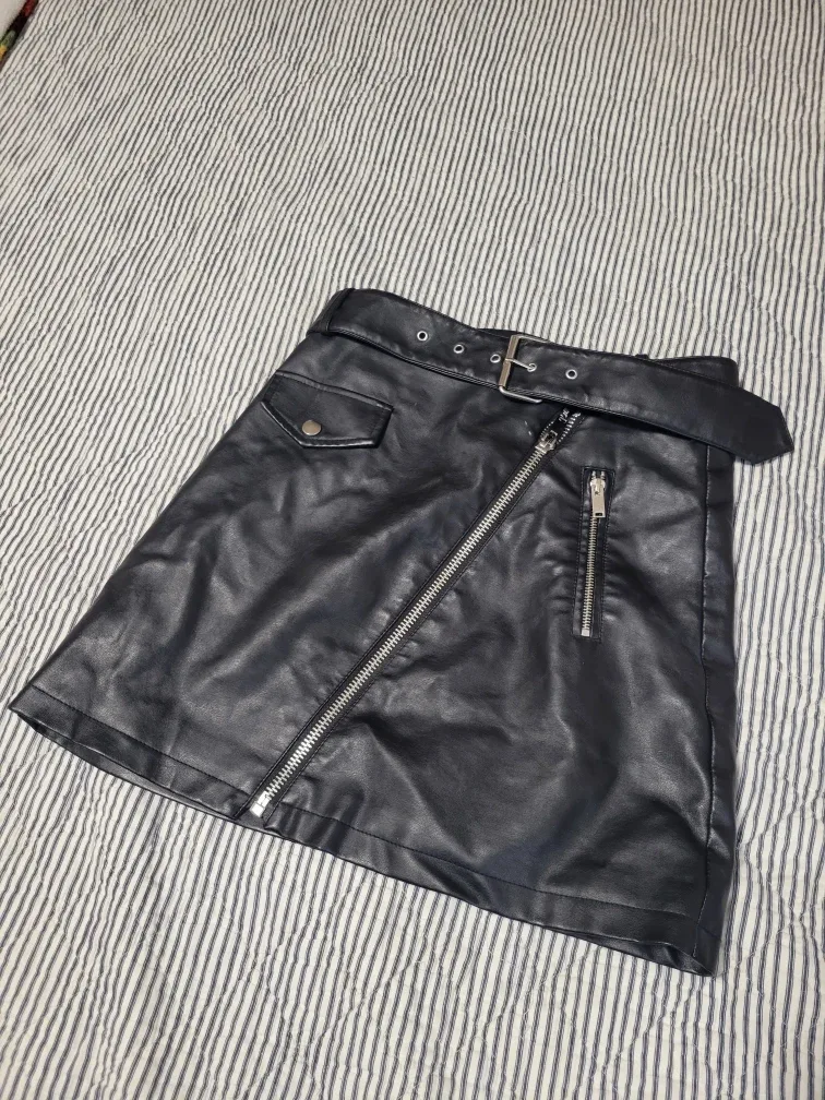 Assorted dresses, skirts, and tops #Cleanout image indicator(6)