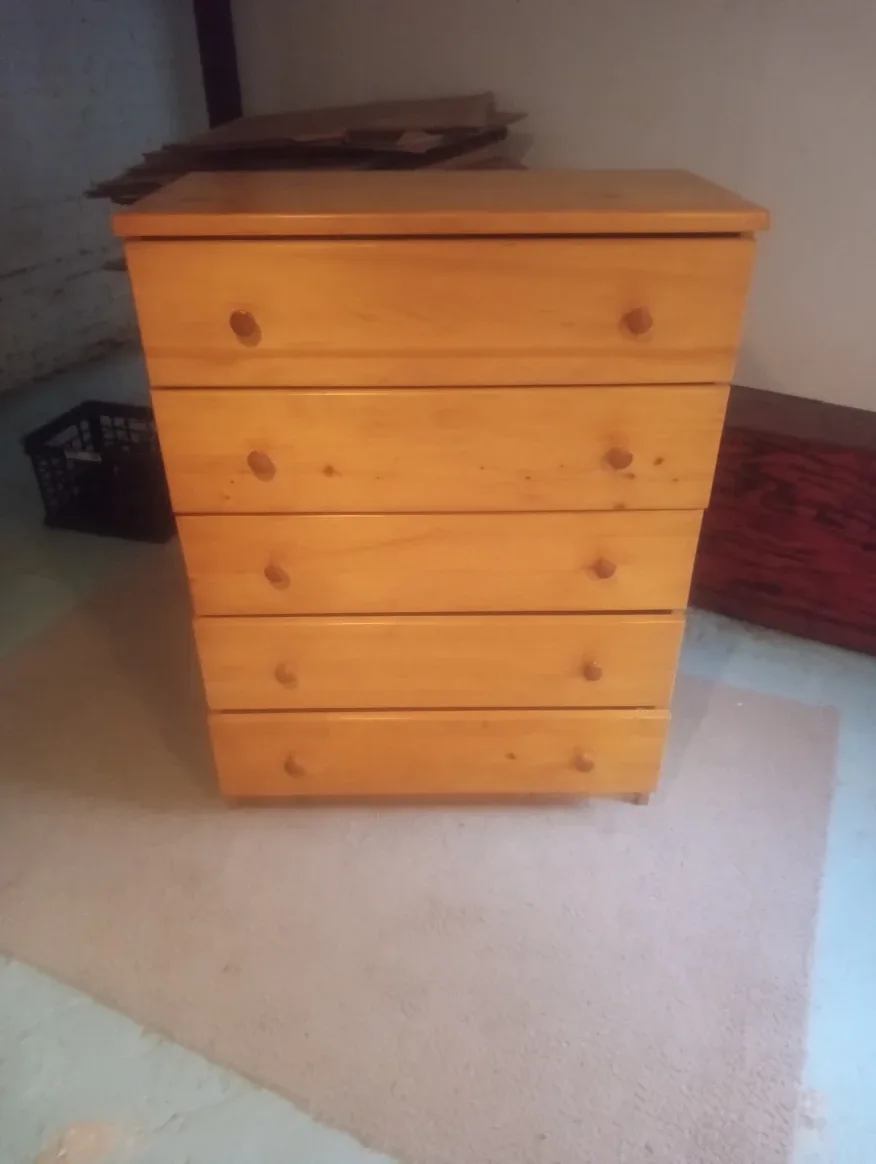 Wooden 5-Drawer Dresser