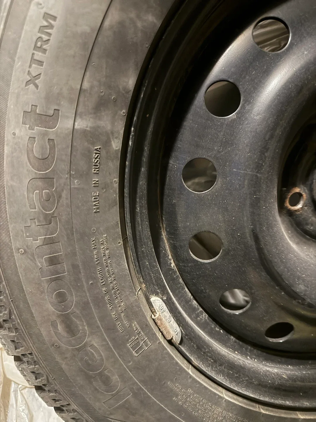 Continental IceContact XTRM 235/65R17 Winter Tire image indicator(3)