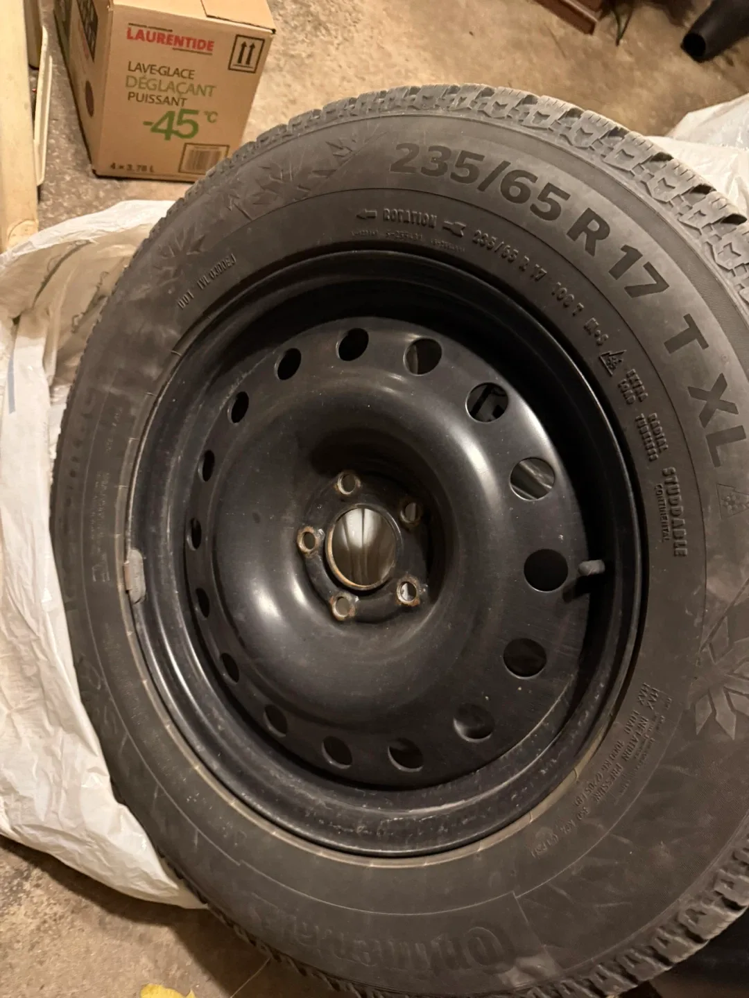 Continental IceContact XTRM 235/65R17 Winter Tire