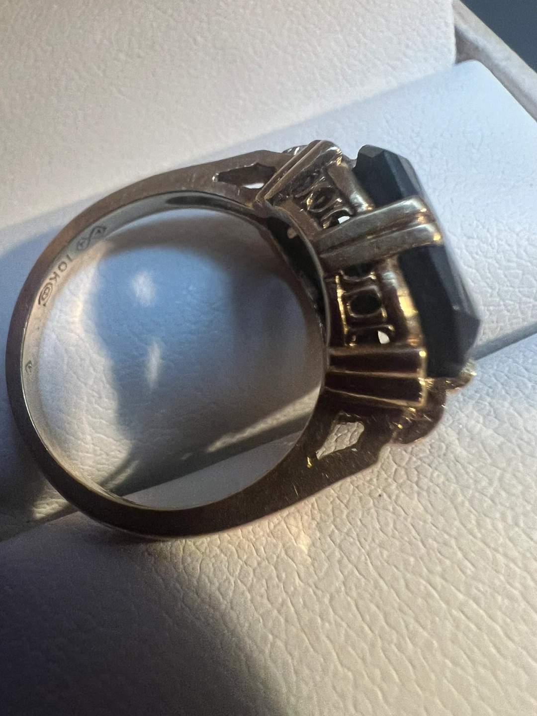 Vintage 10K Gold & Black Alaskan  Ring - photo 3