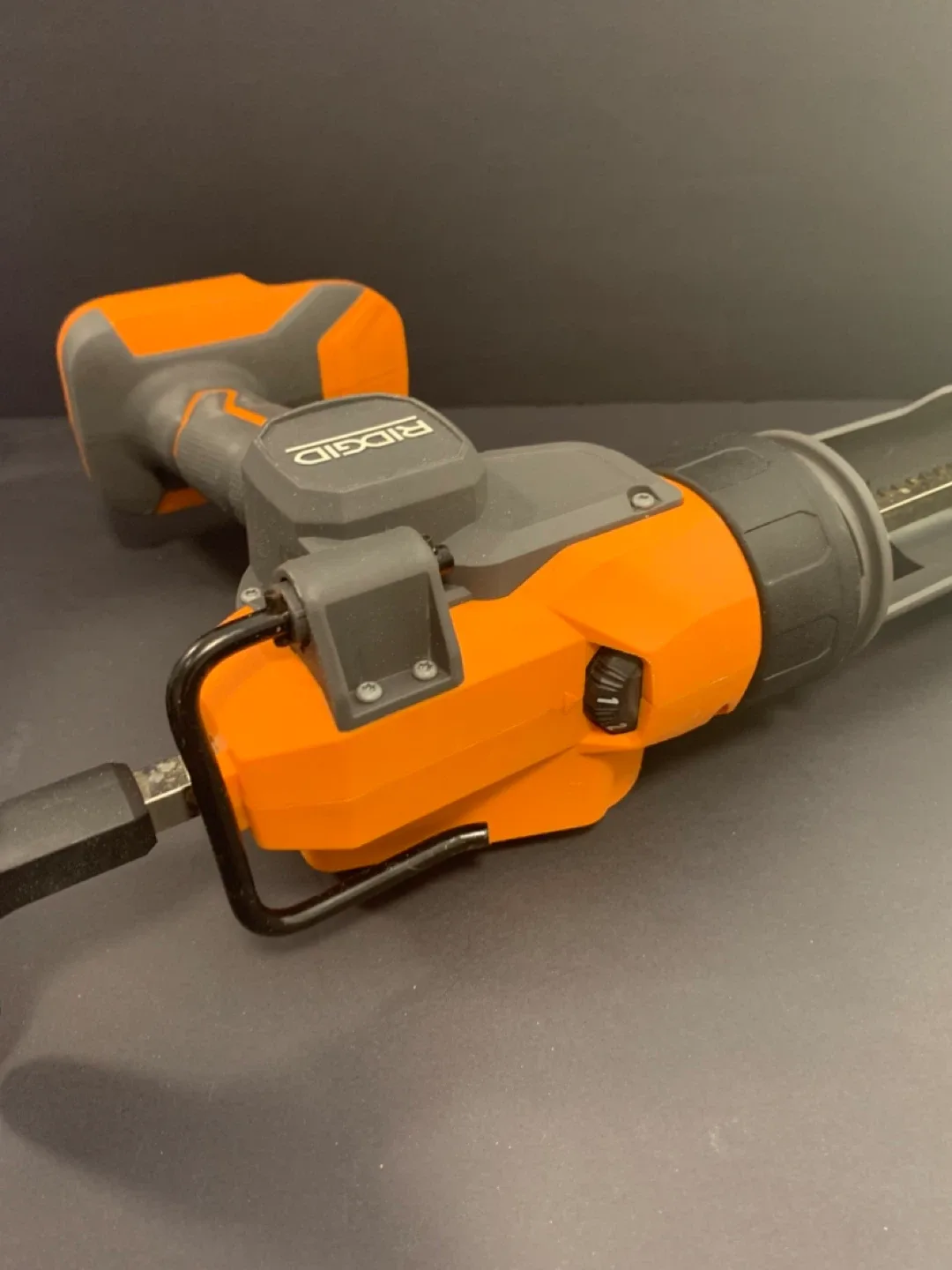 Ridgid Cordless Caulk Gun image indicator(3)