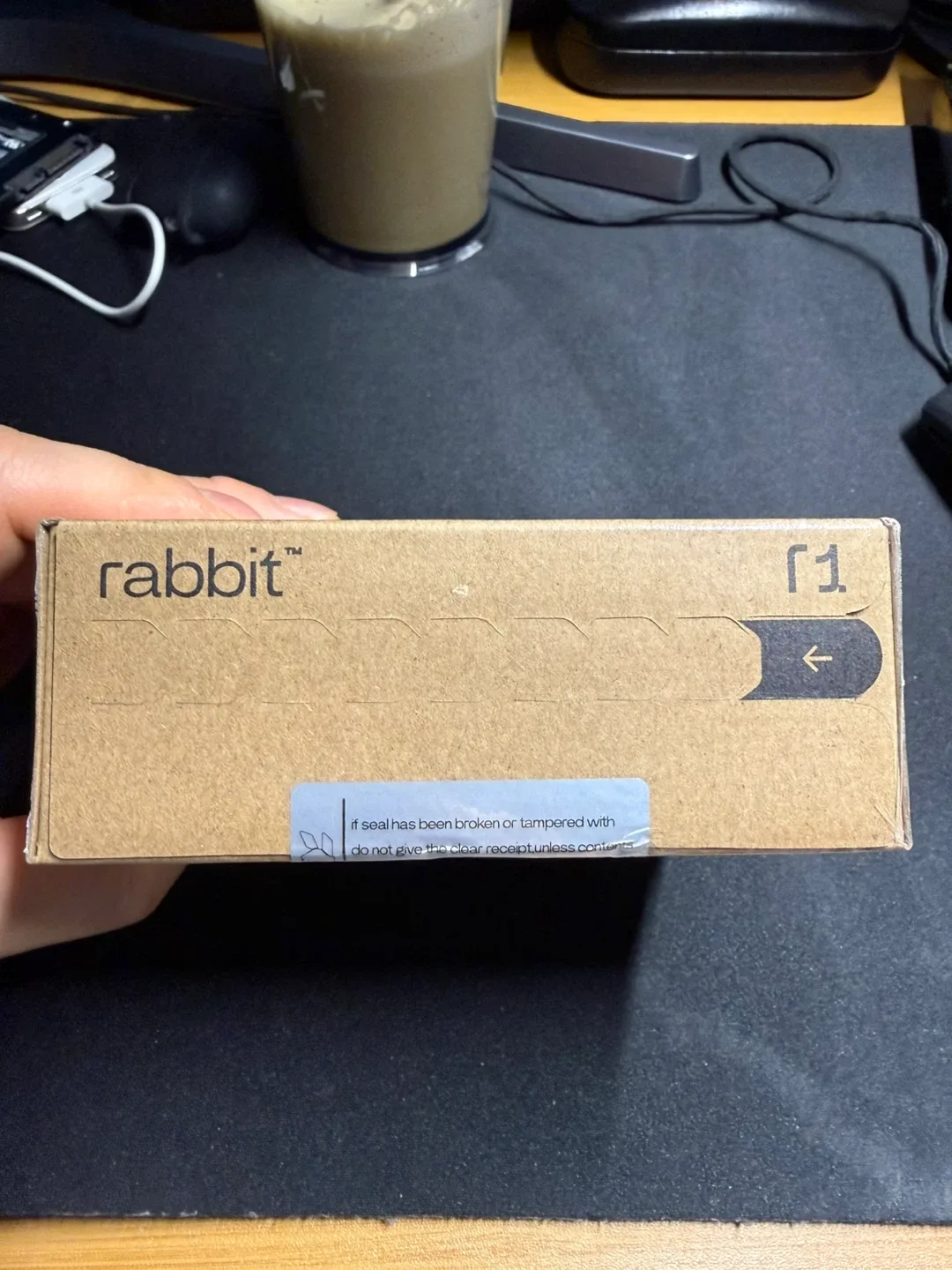 New Rabbit r1 AI Device image indicator(2)