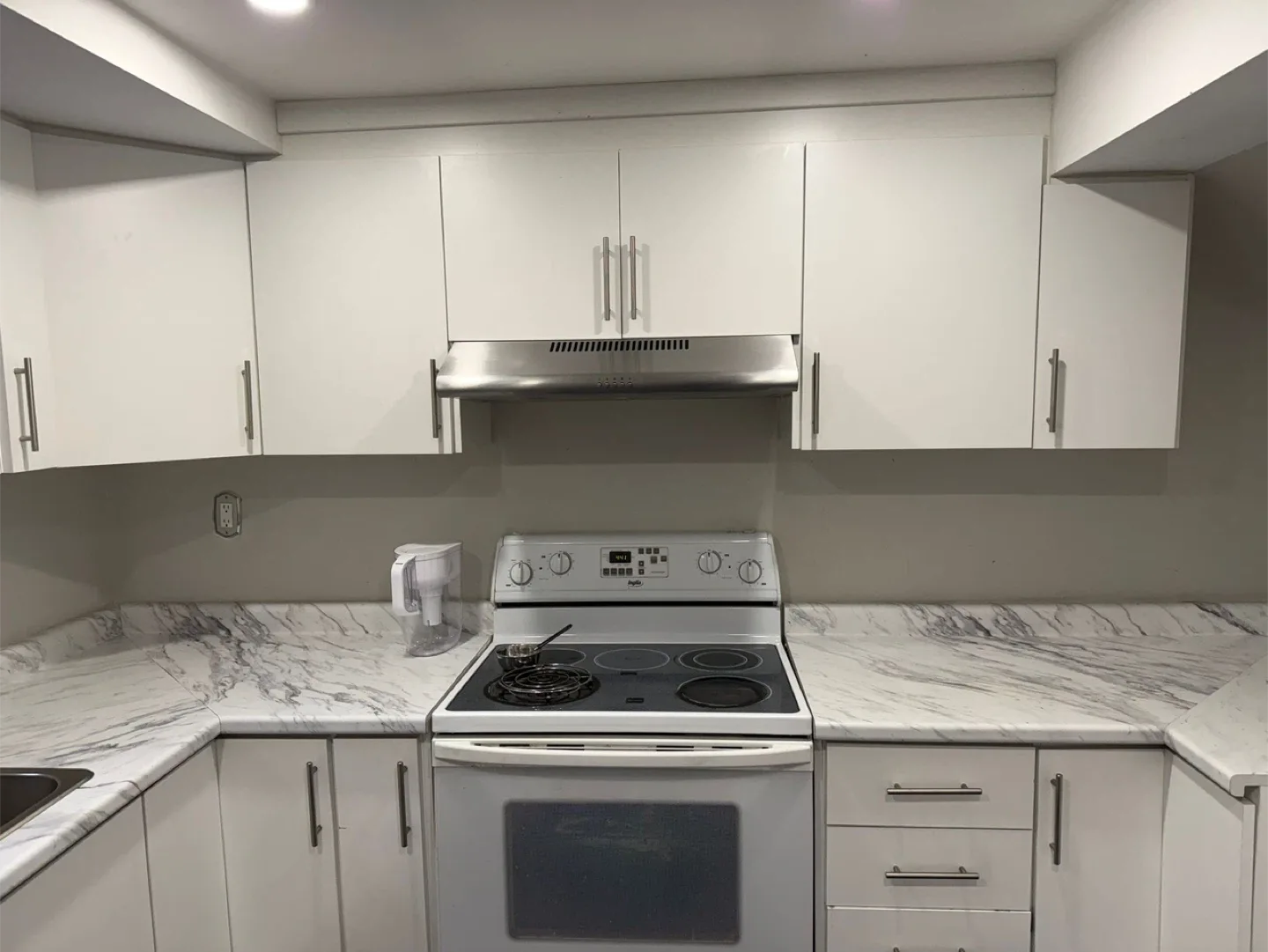 2 bedrooms basement for rent image indicator(6)