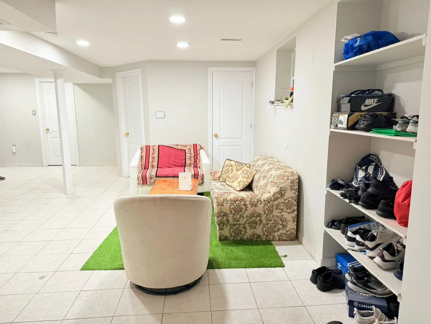 2 bedrooms basement for rent