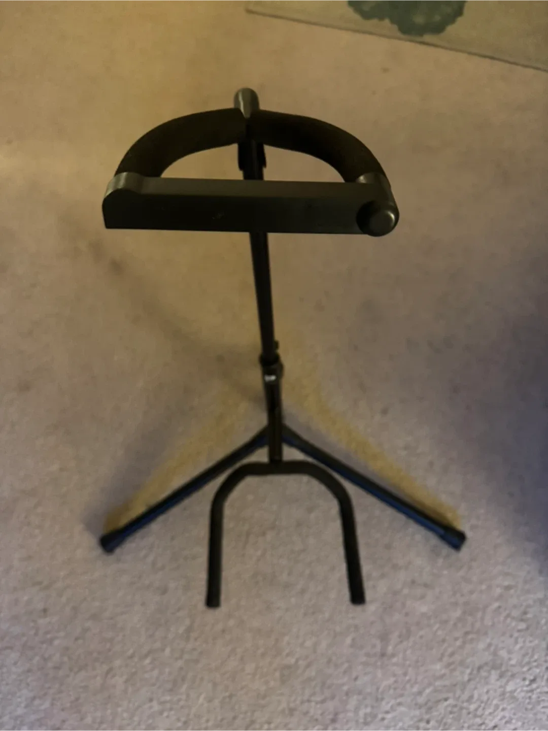 Black Guitar Stand