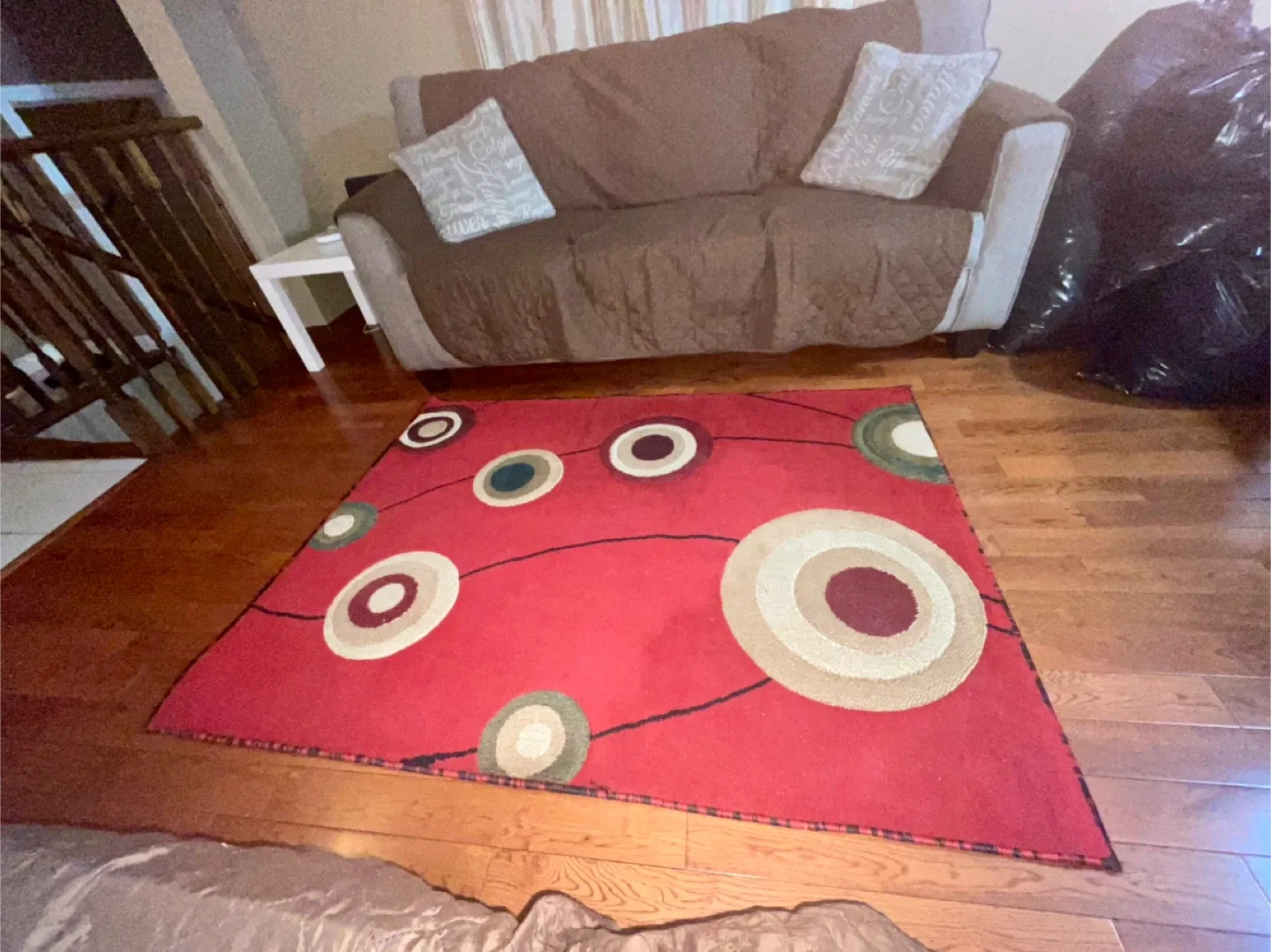 Red Area Rug with Circle Design image indicator(4)